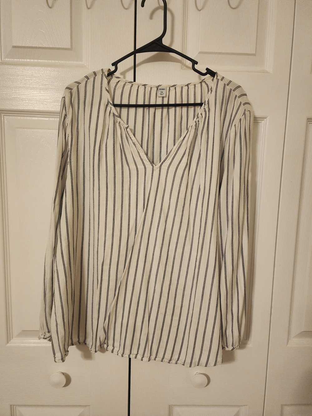 Old Navy Striped V-Neck Long Sleeve Top - White with Black Stripes